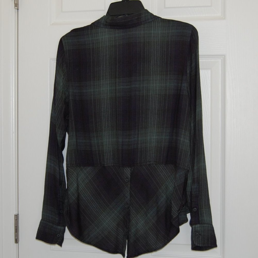 Lucky Brand Viscose Shirt, Size M, Green Plaid, with Shirttail Button Back Hem - Picture 5 of 9